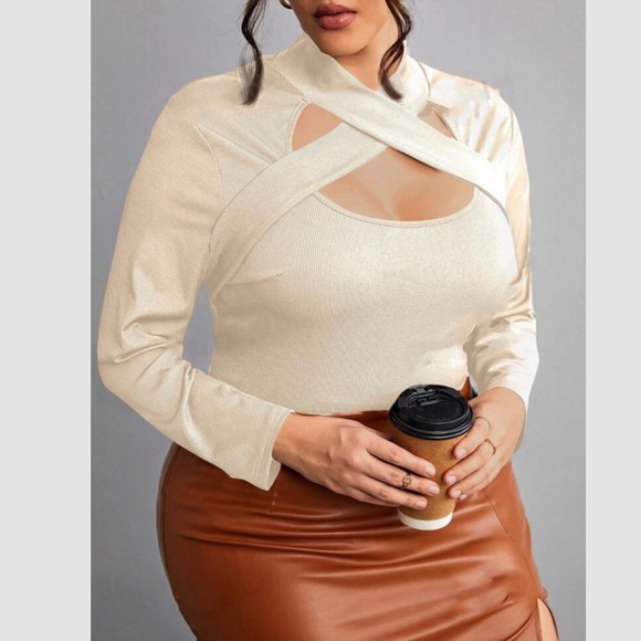 Plus-size khaki cutout front top - Picture 3 of 16
